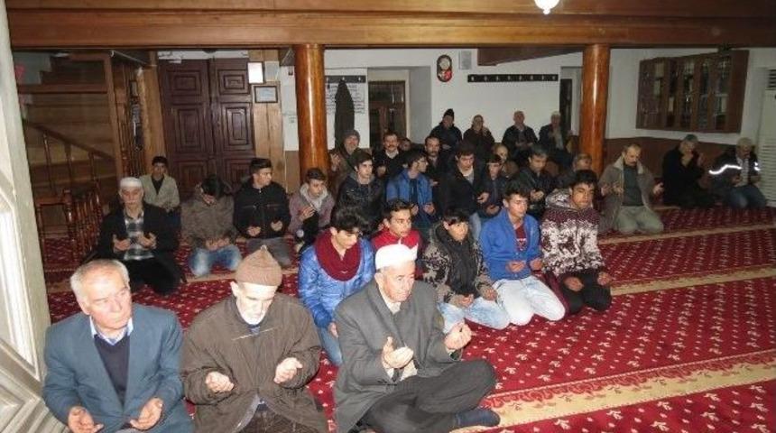 Saldırıda Şehit D&uuml;şen Mhp&rsquo;li Akyıldız İ&ccedil;in Malkara&rsquo;da Mevlit Okutuldu