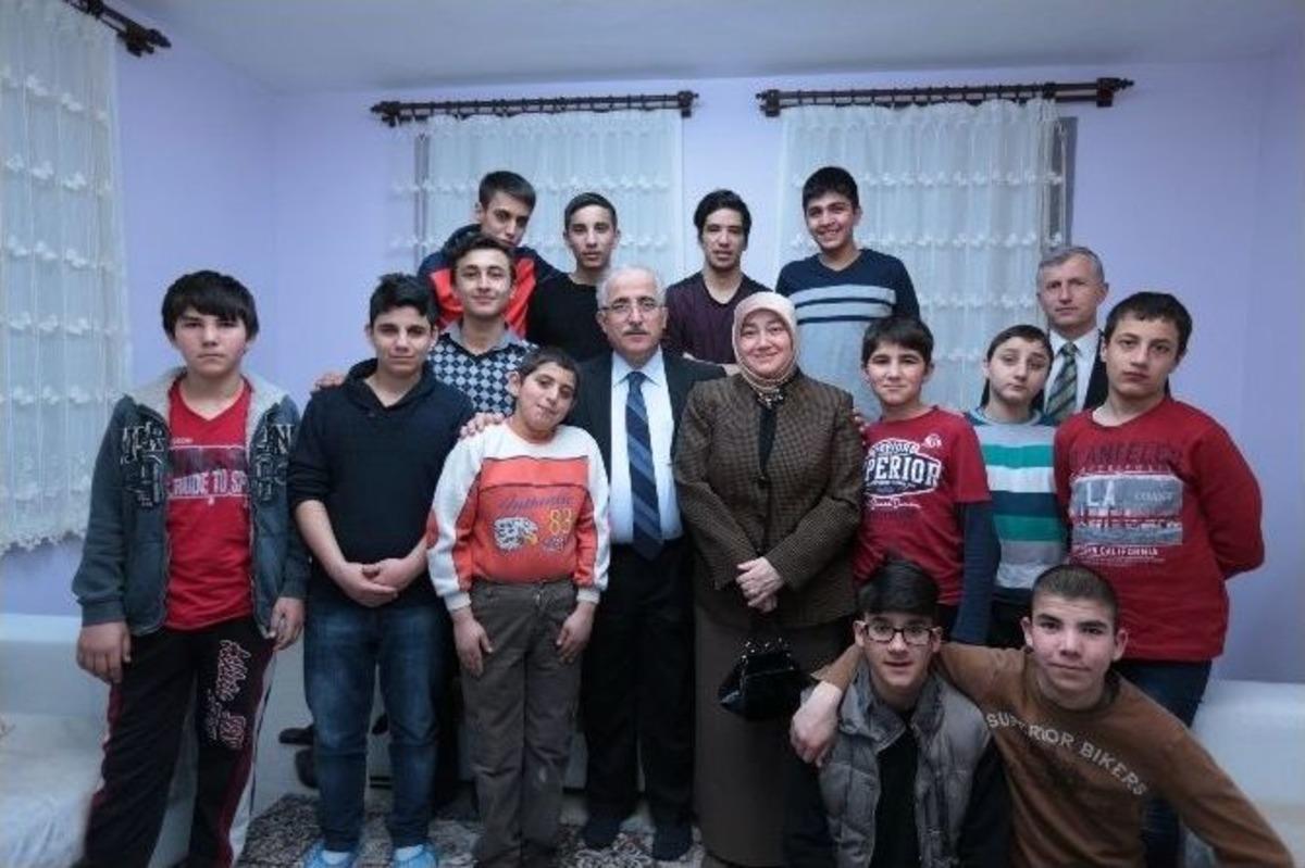 Vali Tuna Ve Eşi Pervin Tuna&rsquo;dan &ldquo;sevgi Evleri&rdquo;ne Ziyaret