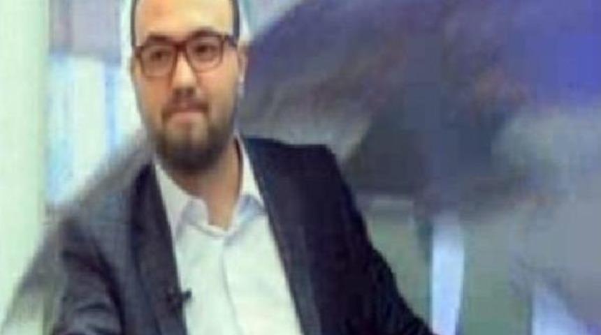 Canlı Yayında Sunucunun Üzerine Dekor Düştü