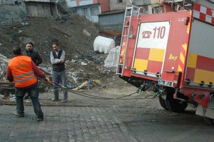 Beton Mikseri Duvarda Asılı Kaldı G3