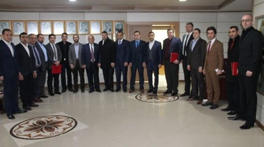 Genç Girişimcilerden Eski Yönetime Plaket