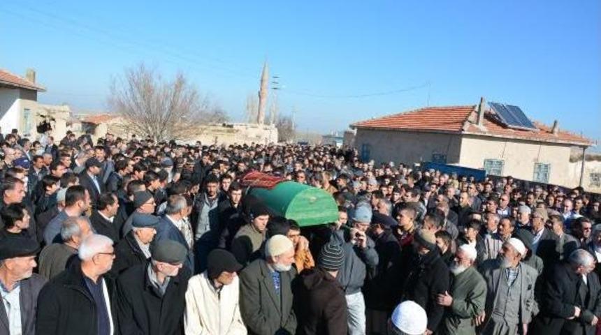 Paland&ouml;ken'de &Ouml;len &Uuml;niversiteli Gen&ccedil;, Aksaray'da Toprağa Verildi
