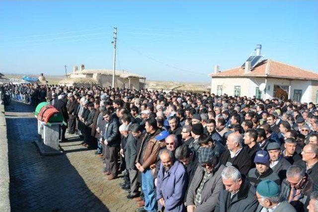 Palandöken'de Ölen Üniversiteli Genç, Aksaray'da Toprağa Verildi