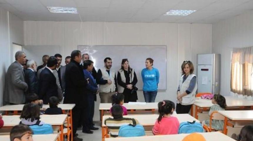 Ak&ccedil;akale&rsquo;De 8 Bin Suriyeli Karne Aldı