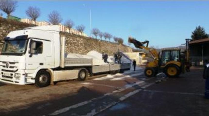 İzmit Belediyesi&rsquo;nden Kar Yağışına Hazırlık