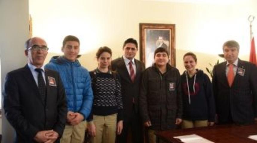 &Ouml;ğrenciler Başkan Acar&rsquo;ı Ziyaret Etti