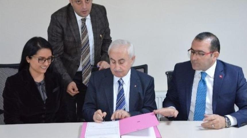 Acun Ilıcalı&rsquo;nın Abisi, Edirneli İşitme Engelli Minikleri Unutmadı