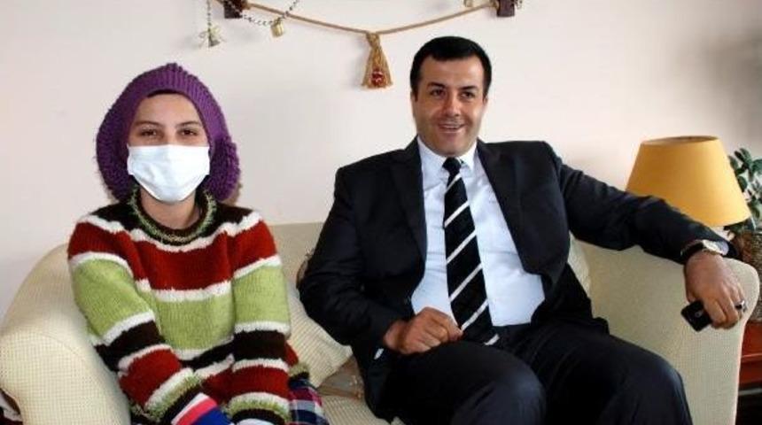 Kanser Hastası Aysel'in Gecikmeli Karne Sevinci