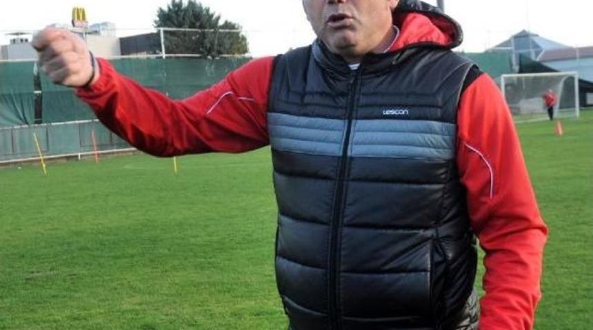 Antalyaspor Başkanı: "&uuml;mit &Ouml;zat T&uuml;rk Futbolu I&ccedil;in Bir Leke"
