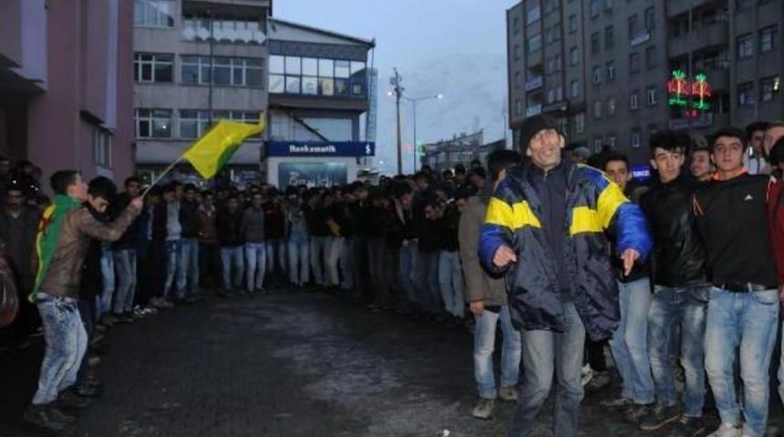 Hakkari Ve &Ccedil;ukurca'da Kobani Kutlaması
