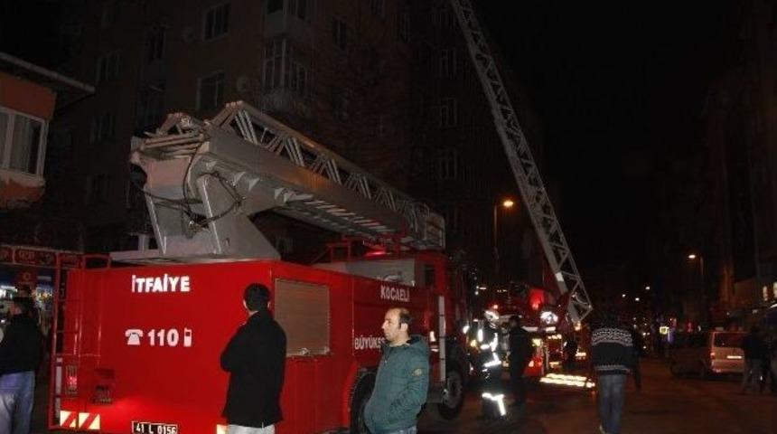 Evlerindeki Patlamadan Canlarını Zor Kurtardılar