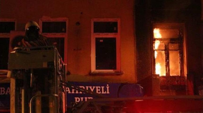 Beyoğlu'nda Yangın Paniği