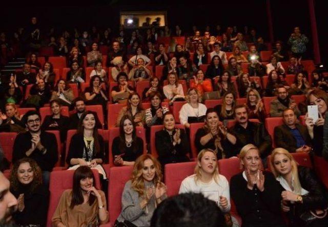 Fahriye Evcen Ve Burak Özçivit, Galada Izdiham Nedeniyle Salona Kazan Dairesinden Girebildi