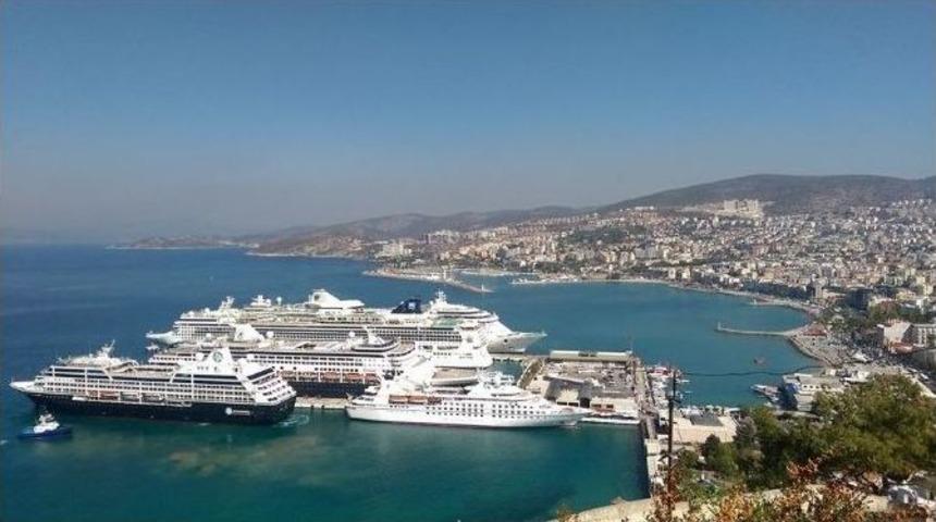 Kuşadası&rsquo;nda 2015&rsquo;de Gemiyle 700 Bin Turist Gelecek
