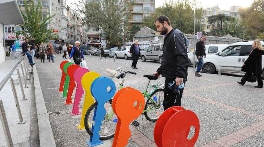 Karşıyaka&rsquo;da Sokaklara Acil M&uuml;dahale Ekibi