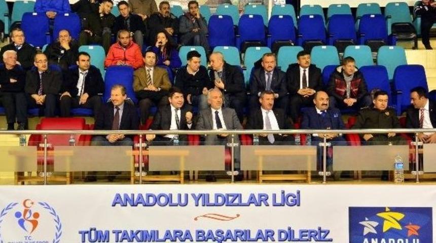Sara&ccedil;oğlu &rsquo;tekvando Şampiyonası&rsquo;nı İzledi