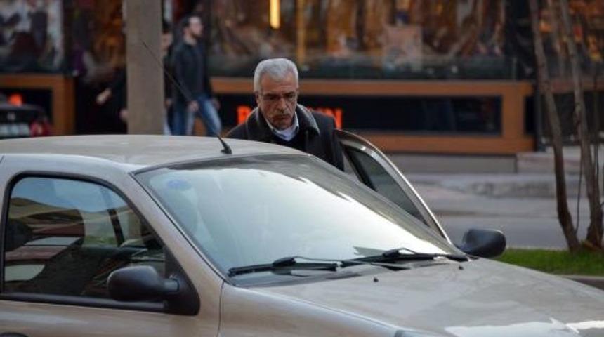 Polis Yanlış Kişiyi Yakalayınca, Dolandırıcılar Ka&ccedil;tı