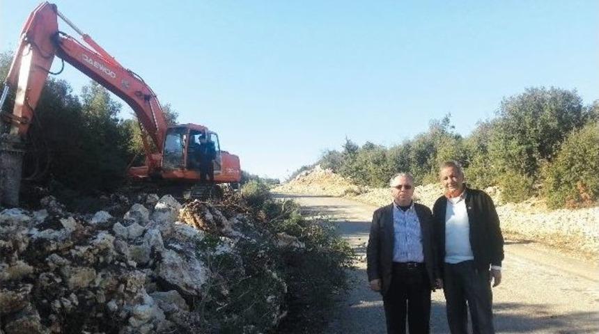 Erdemli&rsquo;de Yol &Ccedil;alışmaları