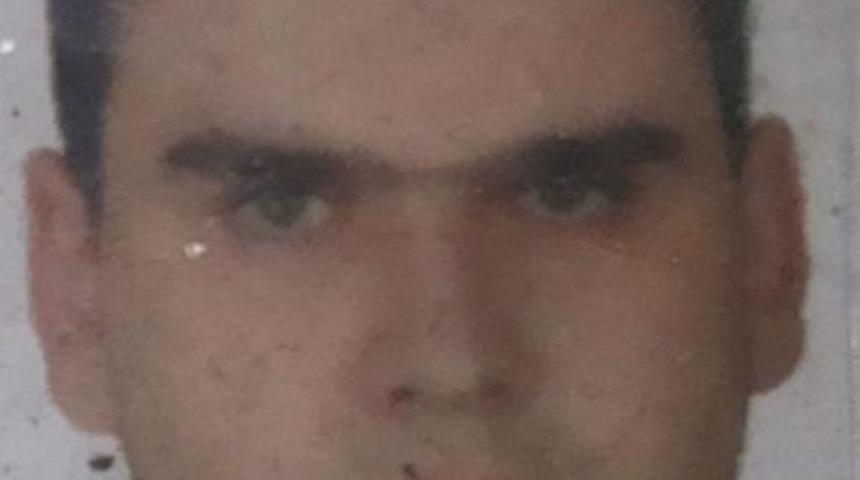 Zeytin Ağacına Kendini Astı