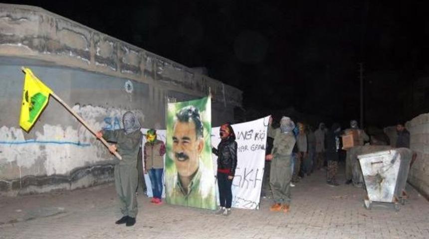 İdil'de Ydg-H'liler Kalaşnikof Tüfeklerle Yürüdü