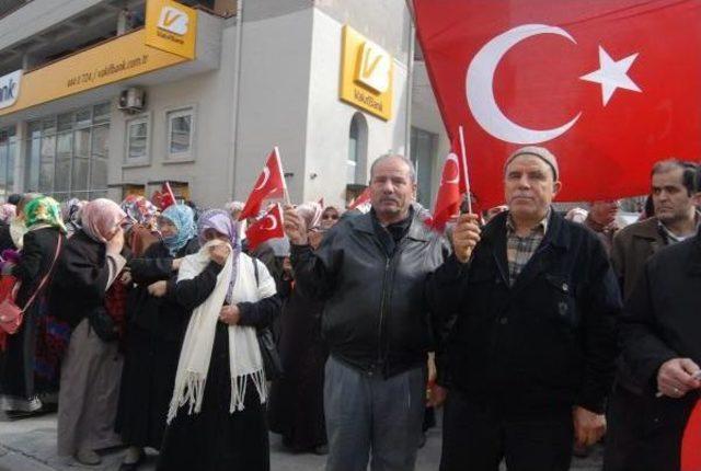 İzmir'deki Yasadışı Dinleme Operasyonunda Gözaltındaki 17 Kişinin Ifadesi Alınıyor (2)