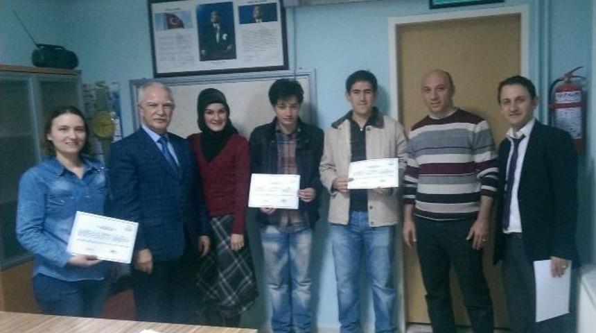 G&ouml;me&ccedil;&rsquo;te Başarılı Kursiyerlere Belgeleri Dağıtıldı