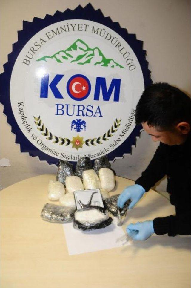 Bursa'da 6 Kilo Sentetik Uyuşturucu Metamfetamin Ele Geçirildi