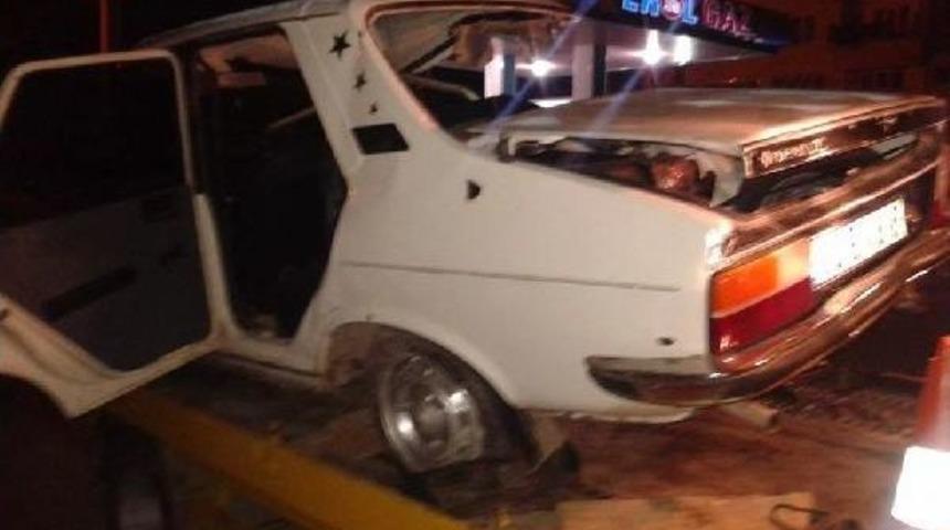 G&ouml;lbaşı&rsquo;Inda Y&uuml;k Treni Otomobile &Ccedil;arptı