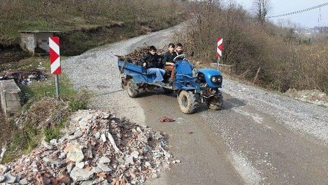 Dere Kenarına Çöp Döken Çocuklara Muhtardan İbretlik Ceza