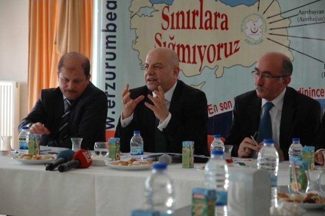 Erzurum Khb Genel Sekreteri Erdoğan, &rdquo;t&uuml;rkiye&rsquo;de Polikliniklerde Bekleme S&uuml;resi 10 Dakika, İngiltere&rsquo;de Acilde Ortalama Bekleme S&uuml;resi 3,5 Saat&rdquo;