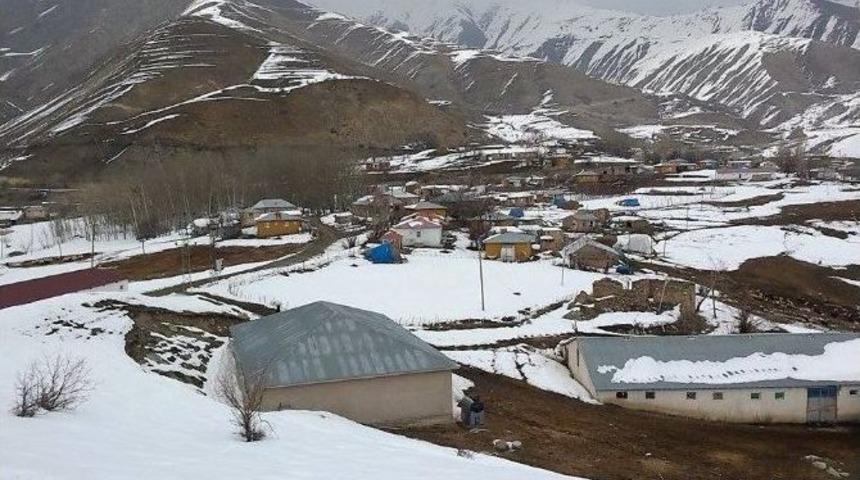 Hakkarili &Ccedil;ift&ccedil;ilerin Kuraklık Endişesi