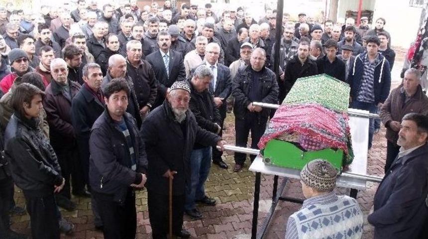 Uludağ&rsquo;da &Ccedil;ocuğunun &Ouml;n&uuml;nde Can Veren Anne Toprağa Verildi