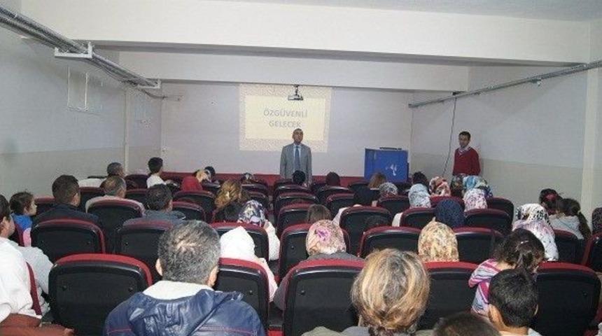 Didim&rsquo;de &rsquo;&ouml;zg&uuml;venli Gelecek&rsquo; Projesi Velilere Tanıtıldı