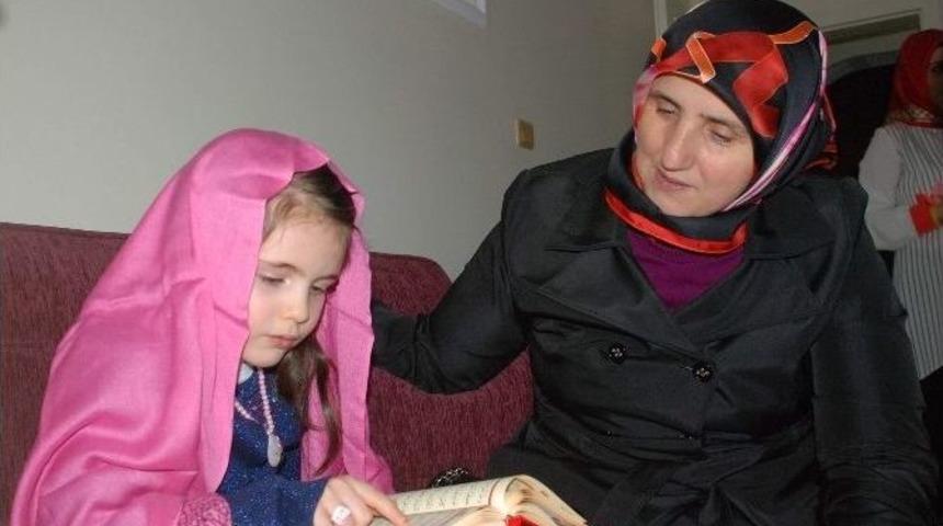 Kur&rsquo;an-ı Hatim Eden Minik Ecrin İlgi Odağı Oldu
