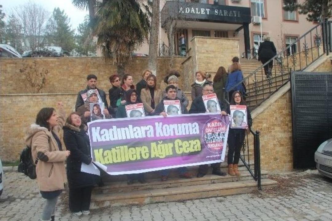 Eski Eşi Tarafından &Ouml;ld&uuml;r&uuml;len Emine Baş&rsquo;ın Davasında İlk Duruşma G&ouml;r&uuml;ld&uuml;