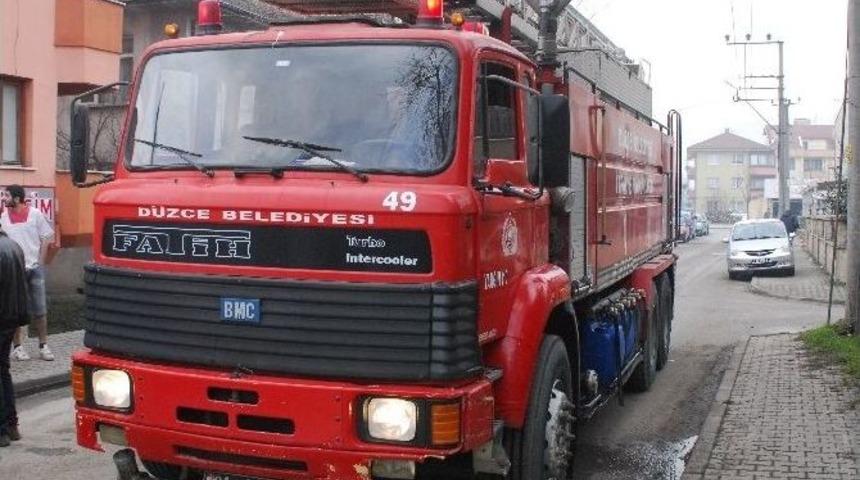 &Ccedil;ıkan Duman İtfaiyeyi Seferber Etti