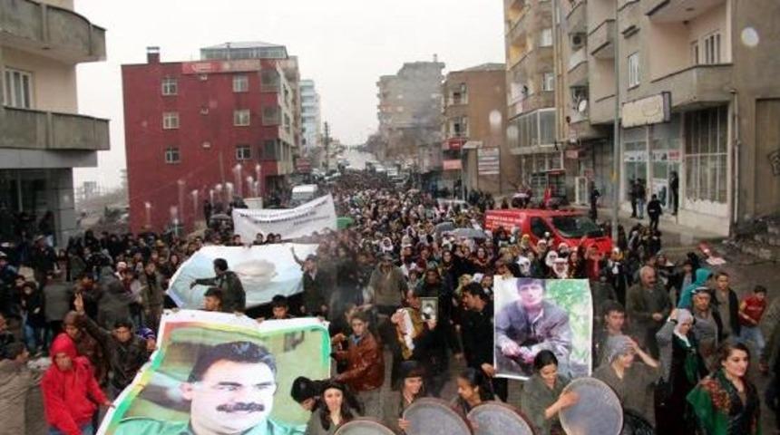 Şırnak'ta &Ouml;calan'a &Ouml;zg&uuml;rl&uuml;k Y&uuml;r&uuml;y&uuml;ş&uuml;