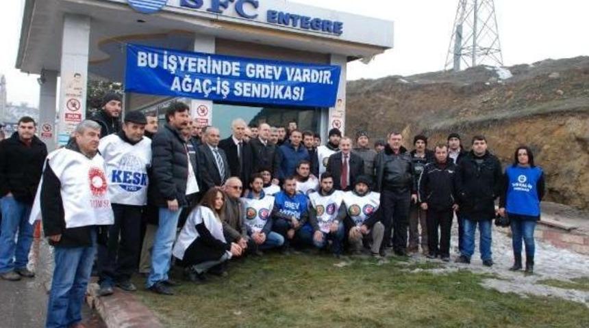 Kastamonu'da Fabrika Iş&ccedil;ilerinin Eylemi S&uuml;rd&uuml;