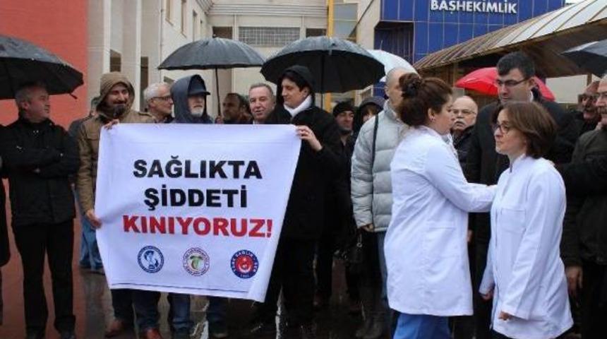 Bursa'da, Saldırıya Uğrayan Doktora Meslektaşlarından Destek