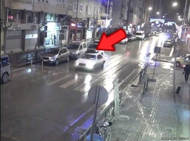 Eskişehir’de Mobesa Kameralarını Yansıyan Trafik Kazaları