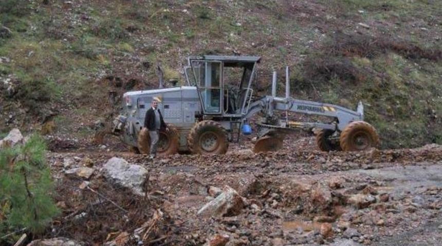 Yağmurun Neden Olduğu Taşkınların Yaraları Sarılmaya Başlandı