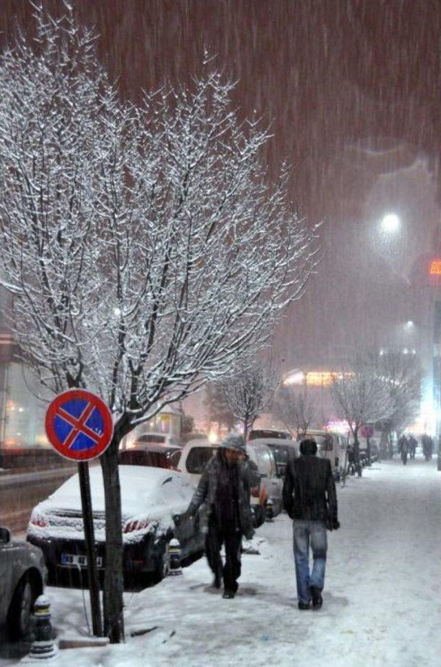 Bitlis'te Kar Yağışı Etkili Oldu (2)