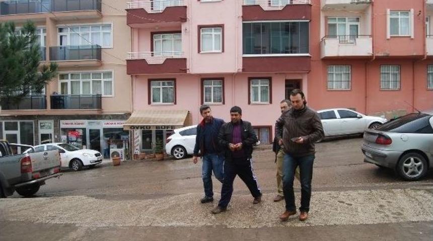 Polisten Uyuşturucu Satıcılarına Darbe: 3 Tutuklama