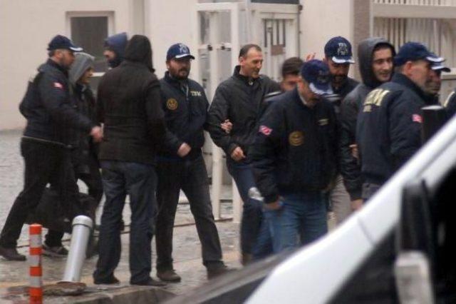 İzmir'de Gözaltındaki 20 Polis Adliyeye Sevk Edildi - Fotoğraflar