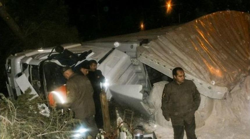 Balıkesir&rsquo;de Trafik Kazısı: 1 &Ouml;l&uuml;