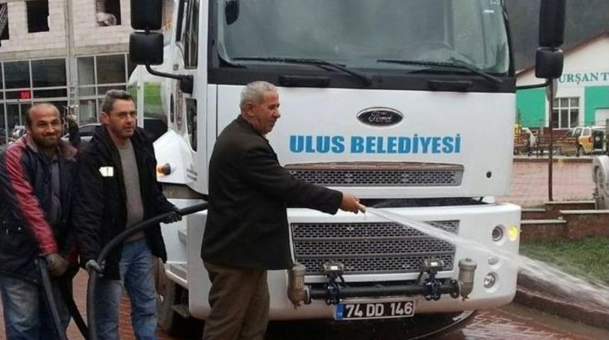 Ulus&rsquo;ta Temizlik &Ccedil;alışmaları S&uuml;r&uuml;yor