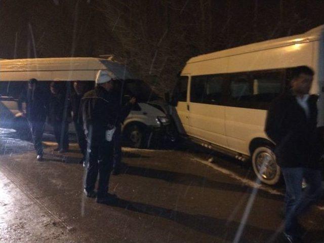 Van’da Trafik Kazası; 8 Yaralı