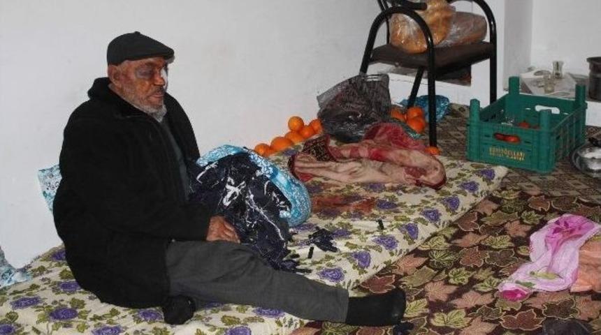 Yaşlı Adamı &Ouml;ld&uuml;resiye D&ouml;v&uuml;p Parasını Aldılar