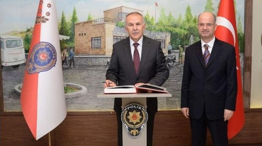 Gaziantep Valisi Erdal Ata Emniyet M&uuml;d&uuml;r&uuml;n&uuml; Ziyaret Etti