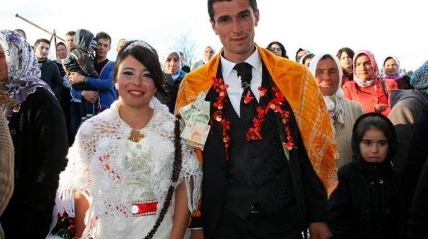 S&uuml;r&uuml; Y&ouml;netimi Elamanı Kursunda Tanışan &Ccedil;obanlar Evlendi